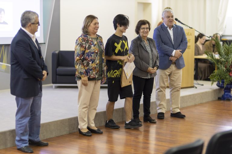 “Liceu” entrega diplomas de mérito aos alunos